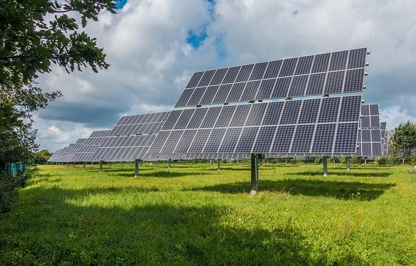 Panneau solaire photovoltaïque : investissement d'avenir simplifié